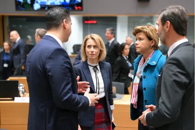 友极为震惊特朗普把丹麦女首相气哭九游会j9登陆布达诺夫的话让网(图3)